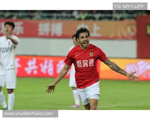 恒大与长春亚泰全场激战回顾球迷热情高涨精彩瞬间不容错过