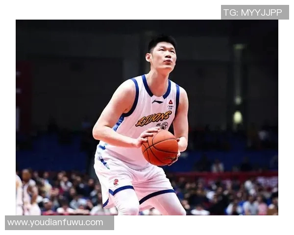胡金秋：从青涩新星到篮球巨星的成长之路与奋斗历程