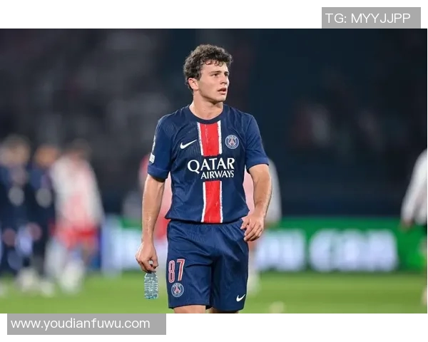 若昂内维斯:从新星崛起到足球巨星的华丽转身与未来展望 若昂内维斯:从新星崛起到足球巨星的华丽转身与未来展望