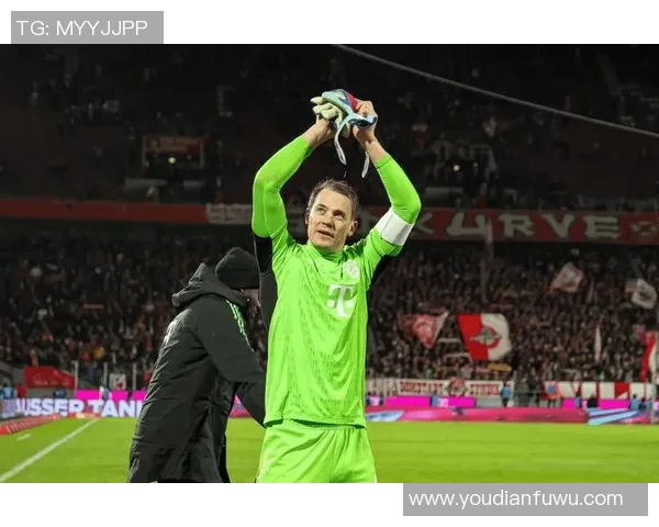 诺伊尔重伤缺席整个赛季拜仁急寻德赫亚顶替守门员位置